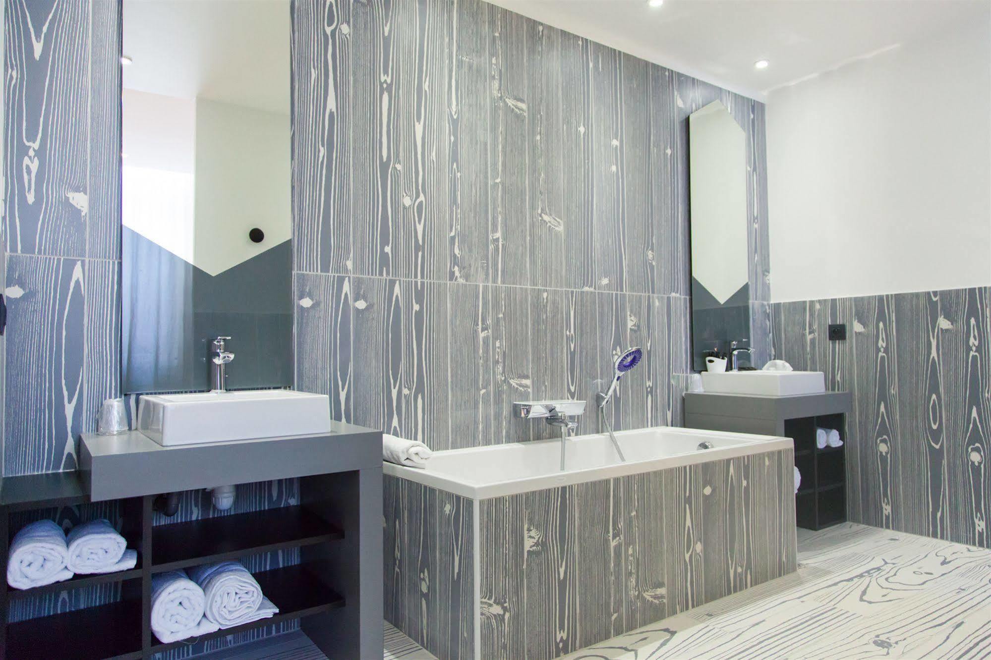 The Originals Boutique, Hotel Le Lion, Clermont-Ferrand Eksteriør billede